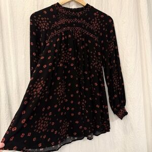 Free People Womens Size Small Flowers in Her Hair Tunic Black Red Floral Career
